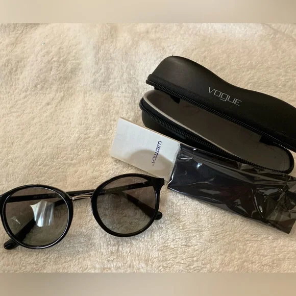 New vogue glasses - Picture 1 of 1